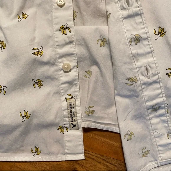 AE Men's White Short Sleeve Shirt with banana 🍌 - Picture 6 of 12